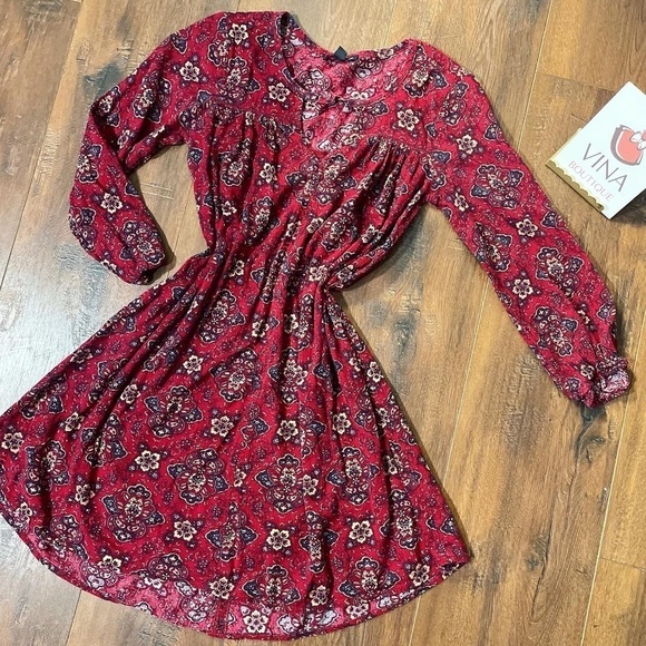 American Eagle Outfitters Dresses & Skirts - AMERICAN Eagle Red Floral Paisley Fall Autumn Dress - Size XXSmall